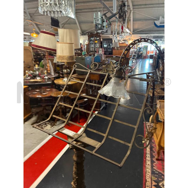 LEGGIO EPOCA IN METALLO DORATO + 1 LUCE | Mercatino dell'Usato Teramo 2
