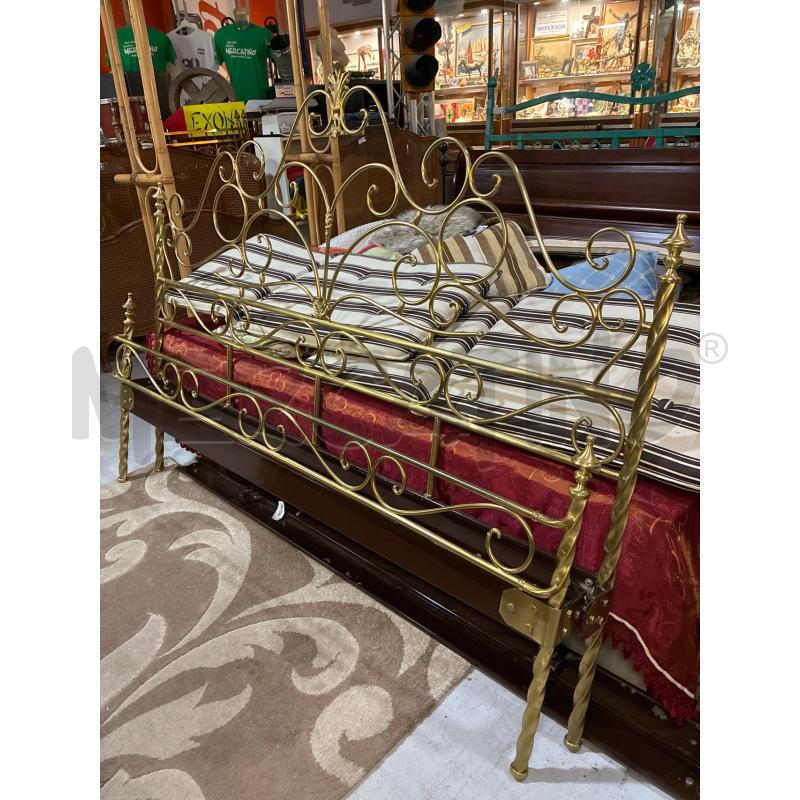 LETTO MATRIMONIALE IN OTTONE MOSSO ANNI 70 COMPLETO | Mercatino dell'Usato Teramo 1