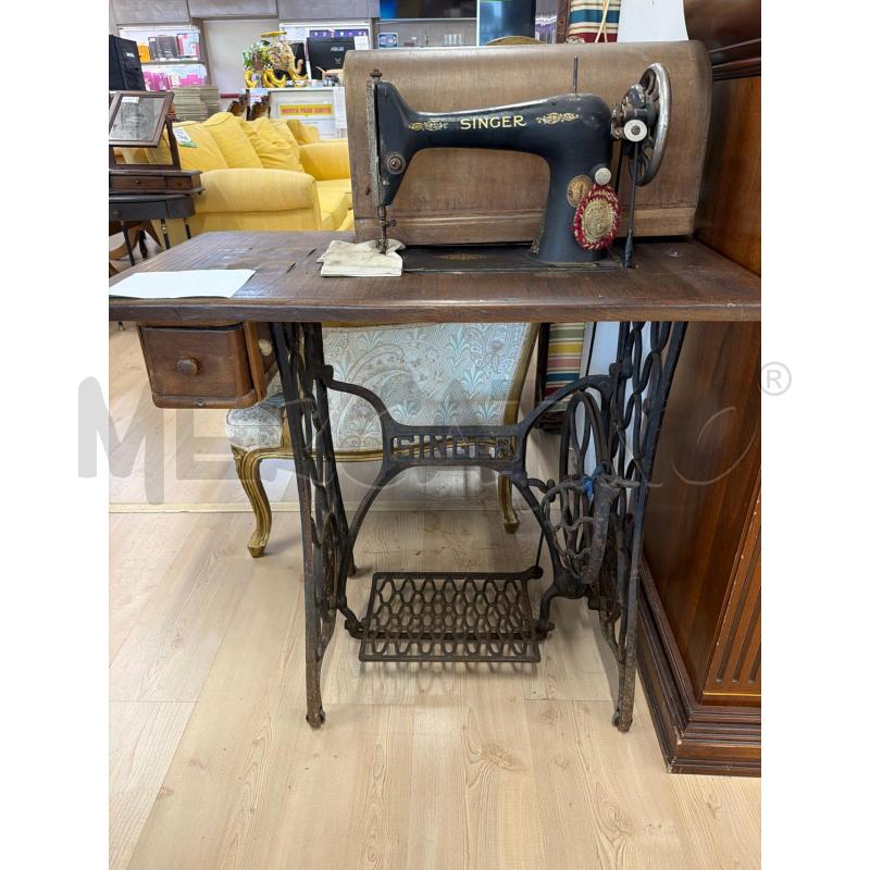 MACCHINA CUCIRE D'EPOCA SINGER PIEDE METALLO  | Mercatino dell'Usato Teramo 1