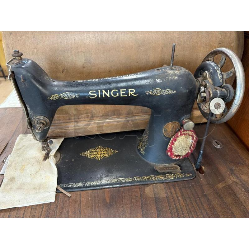 MACCHINA CUCIRE D'EPOCA SINGER PIEDE METALLO  | Mercatino dell'Usato Teramo 2
