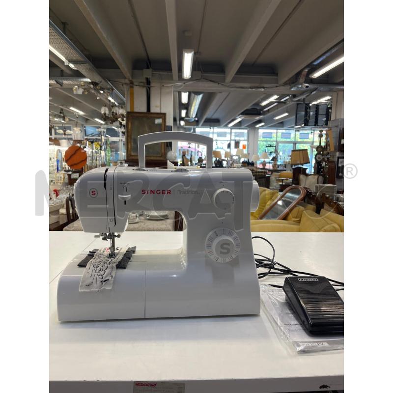 MACCHINA CUCIRE SINGER TRADITION MODEL 2282  | Mercatino dell'Usato Teramo 1