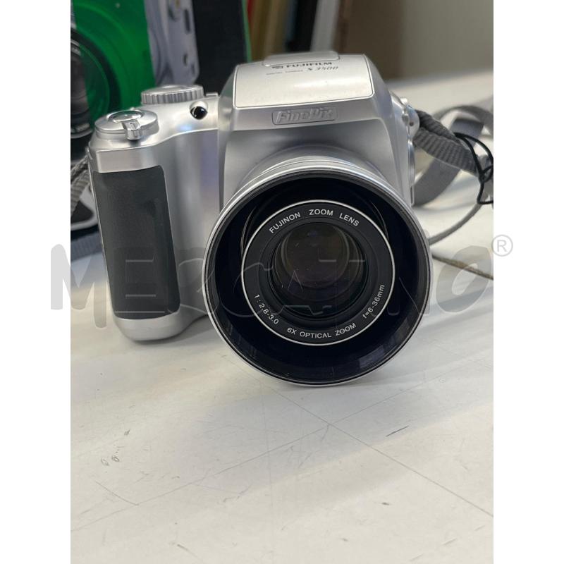 MACCHINA FOTOGRAFICA FUJILILM FINEPIX S3500 | Mercatino dell'Usato Teramo 1