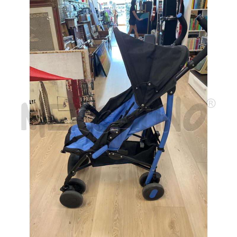 PASSEGGINO CHICCO AZZURRO E NERO CHIUSURA FACILE | Mercatino dell'Usato Teramo 2