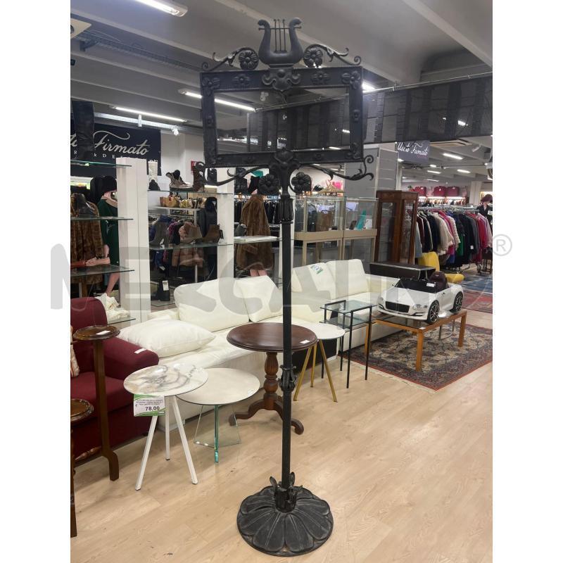PIANTANA LEGGIO DA BANDA . IN FERRO BATTUTO EPOCA. NERO DECORO FOGLIE H. CIRCA 260CM | Mercatino dell'Usato Teramo 1