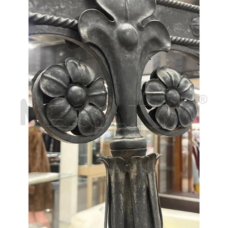 PIANTANA LEGGIO DA BANDA . IN FERRO BATTUTO EPOCA. NERO DECORO FOGLIE H. CIRCA 260CM | Mercatino dell'Usato Teramo 5