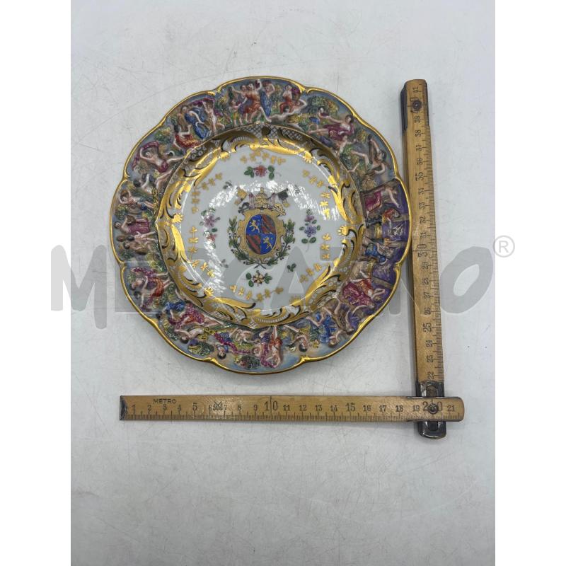 PIATTINO CAPODIMONTE BORDO BASSORILIEVO E FINITURE DORATE | Mercatino dell'Usato Teramo 2