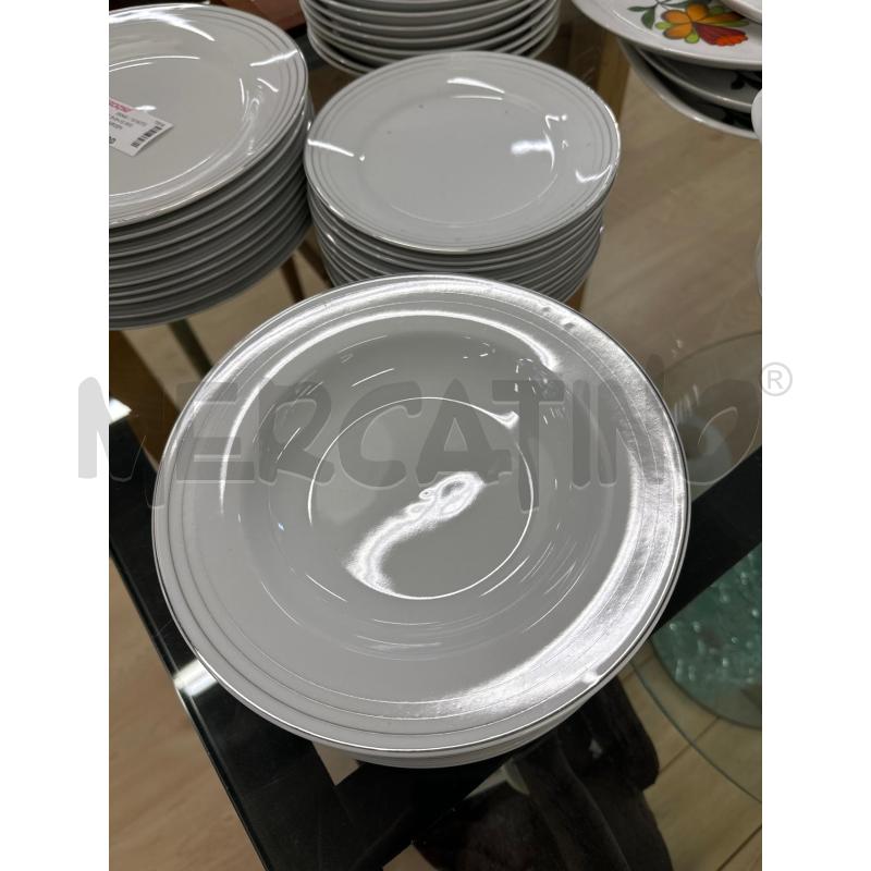 PIATTI PZ. 9+9+10 RIGHE BIANCHI ARGENTATI | Mercatino dell'Usato Teramo 2
