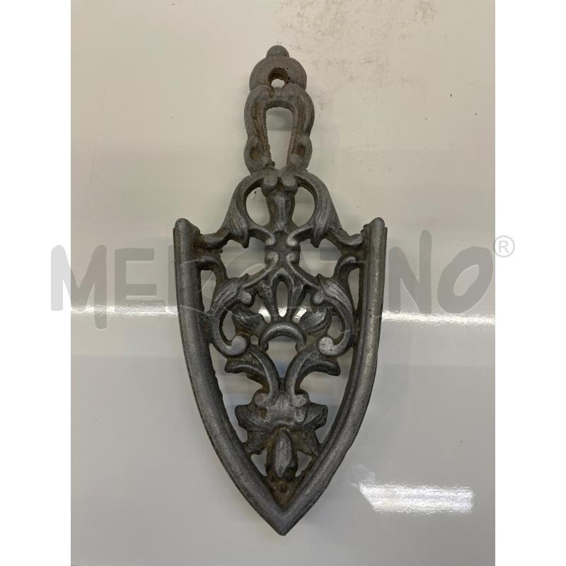 POGGIA FERRO DA STIRO IN METALLO VINTAGE LAVORATO STILE VITTORIANO DA COLLEZIONE | Mercatino dell'Usato Teramo 1