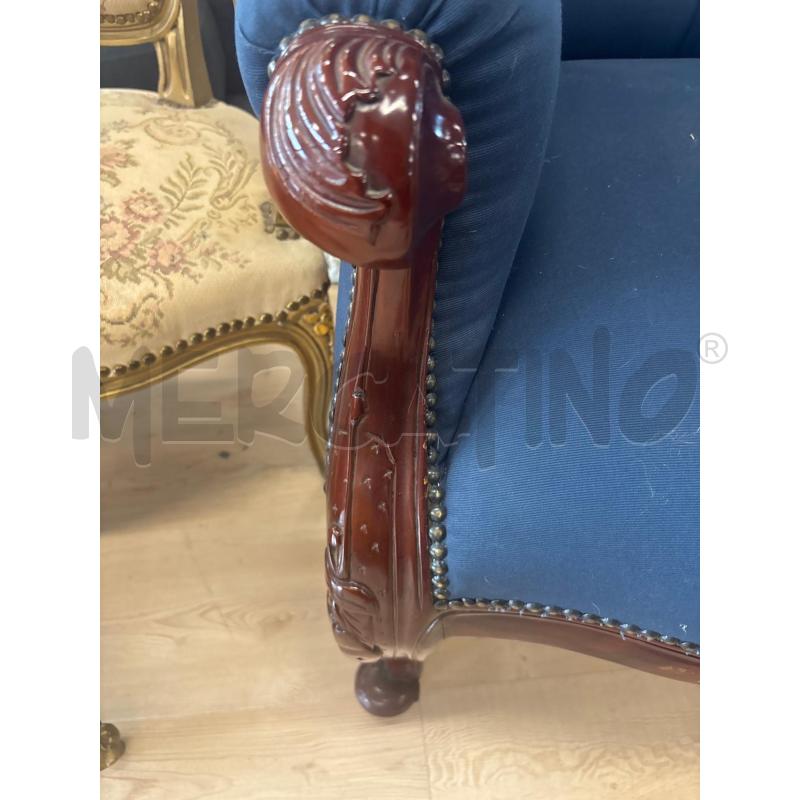 POLTRONA BERGERE IN LEGNO MASSELLO RIVESTIMENTO BLU + POGGIAPIEDI | Mercatino dell'Usato Teramo 2