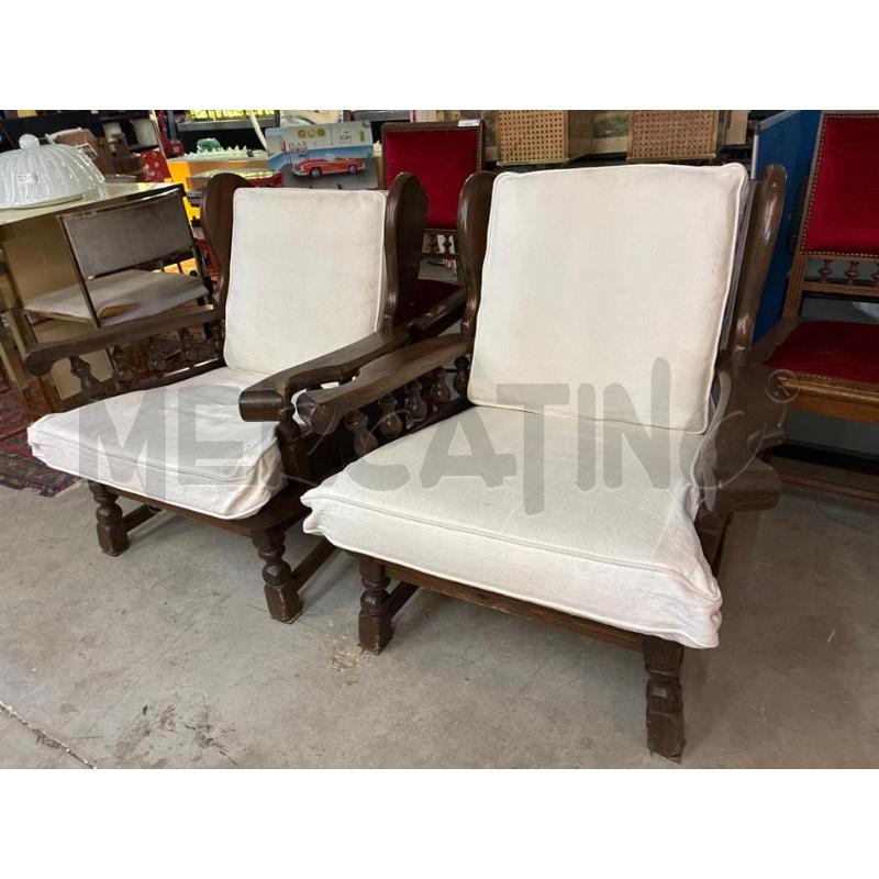 POLTRONA OLD AMERICA DA SALOTTO IN LEGNO CUSCINI BIANCHI | Mercatino dell'Usato Teramo 1
