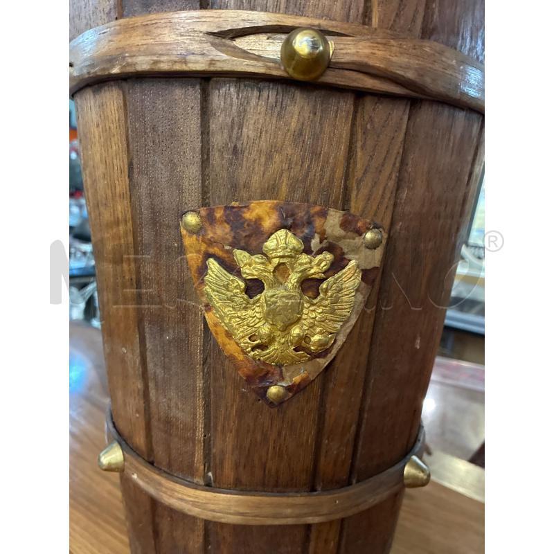 PORTA OMBRELLI IN LEGNO RUSTICO CON MANICO E STEMMA  | Mercatino dell'Usato Teramo 3