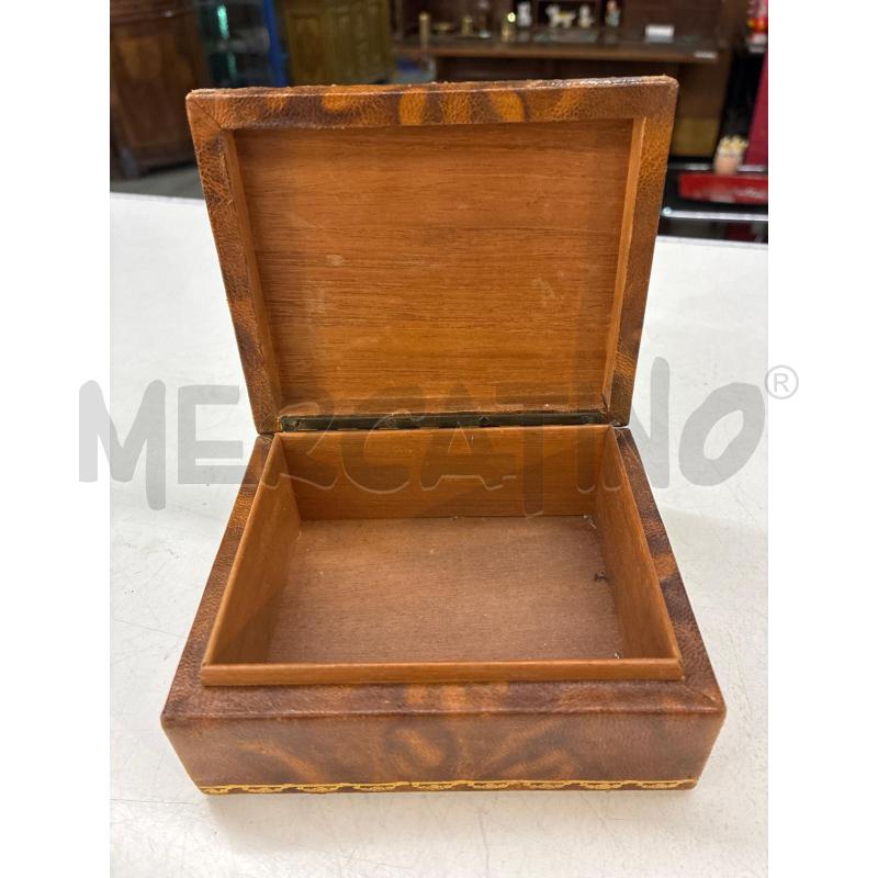 PORTA SIGARETTE SCATOLA LEGNO PELLE LAMINA METALLO INCISA  | Mercatino dell'Usato Teramo 3