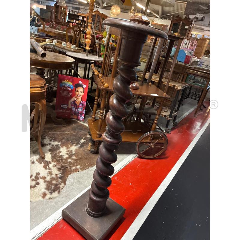 PORTA VASO VECCHIO IN LEGNO COLONNA TORNITA  | Mercatino dell'Usato Teramo 2