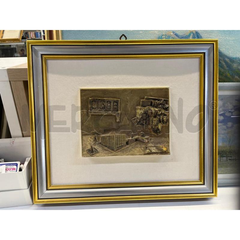 QUADRO RILIEVO DORATO MECENATISMO SENZA FRONTIERE + CORNICE 45X52 | Mercatino dell'Usato Teramo 1