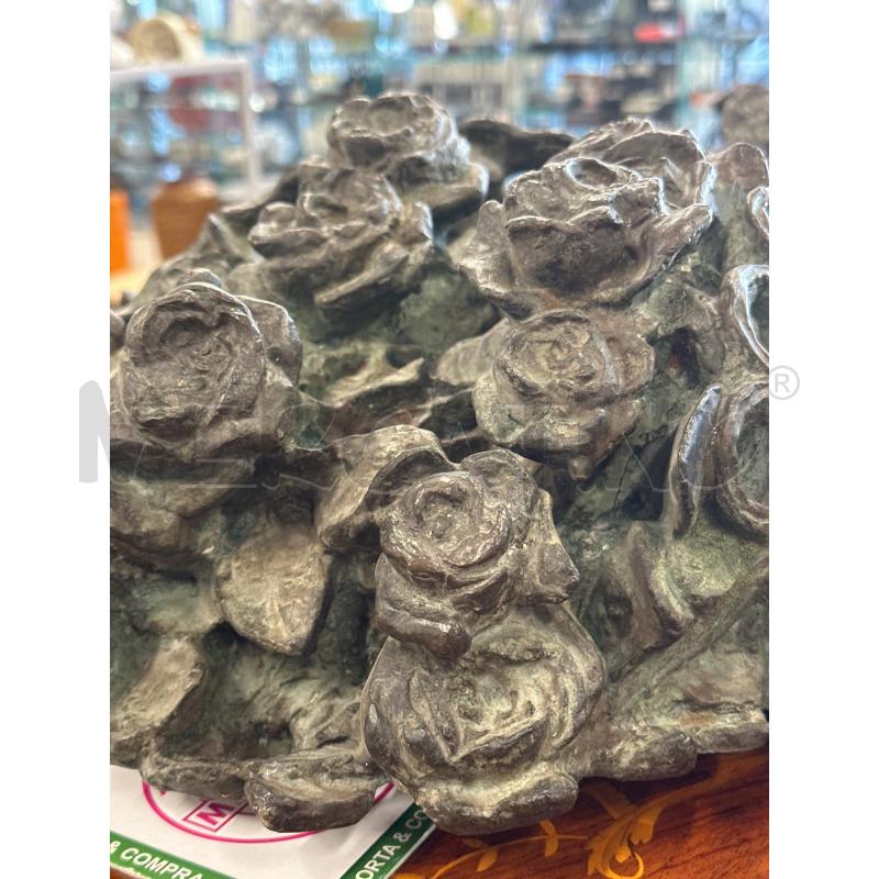 SCULTURA BRONZEA VASO DI FIORI E ROSE EPOCA 40X50CM  | Mercatino dell'Usato Teramo 3