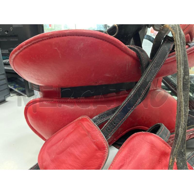 SELLA CAVALLO ROSSA E NERA + ACCESSORI | Mercatino dell'Usato Teramo 4