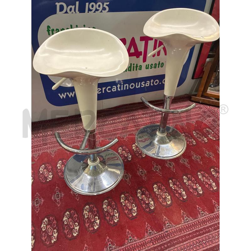 SGABELLO BIANCO REGOLABILE | Mercatino dell'Usato Teramo 3
