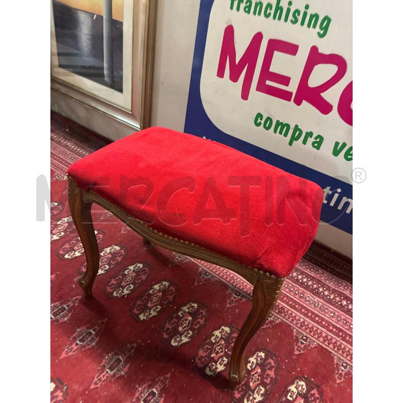 SGABELLO LEGNO 4 PIEDI SCIABOLA TESSUTO ROSSO | Mercatino dell'Usato Teramo 3