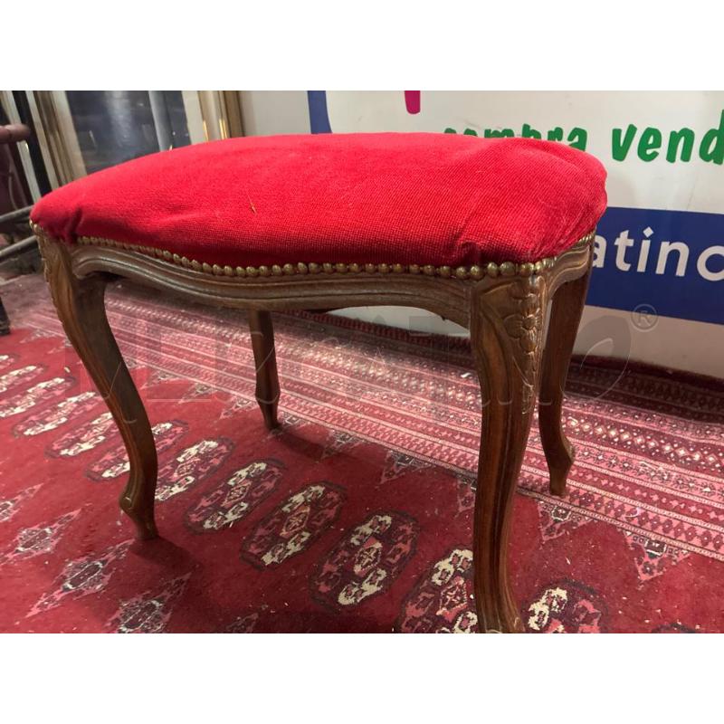SGABELLO LEGNO 4 PIEDI SCIABOLA TESSUTO ROSSO | Mercatino dell'Usato Teramo 4