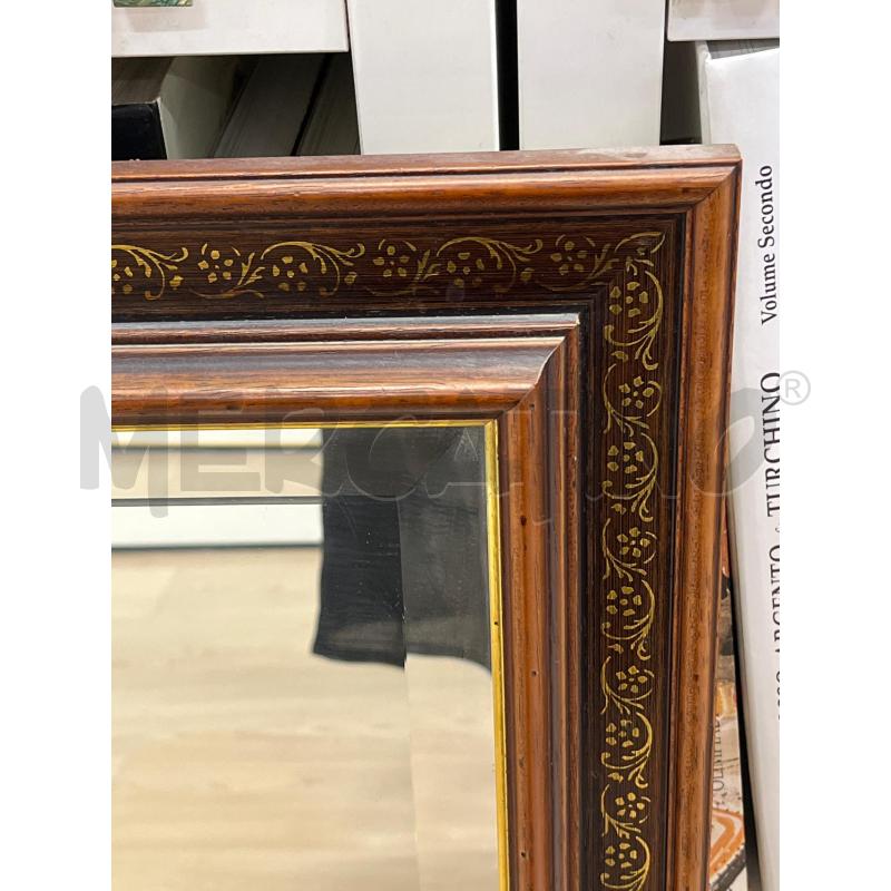 SPECCHIO CORNICE LEGNO LAVORATA E MOLATA 70X60 | Mercatino dell'Usato Teramo 2