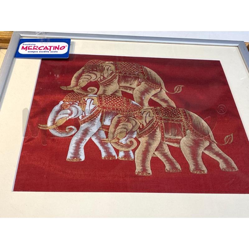 STAMPA 3 ELEFANTI SU SETA ROSSA - DISEGNO DORATO | Mercatino dell'Usato Teramo 1