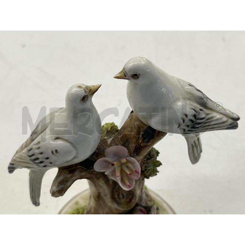 STATUETTA CAPODIMONTE 2 UCCELLINI SU TRESPOLO | Mercatino dell'Usato Teramo 3