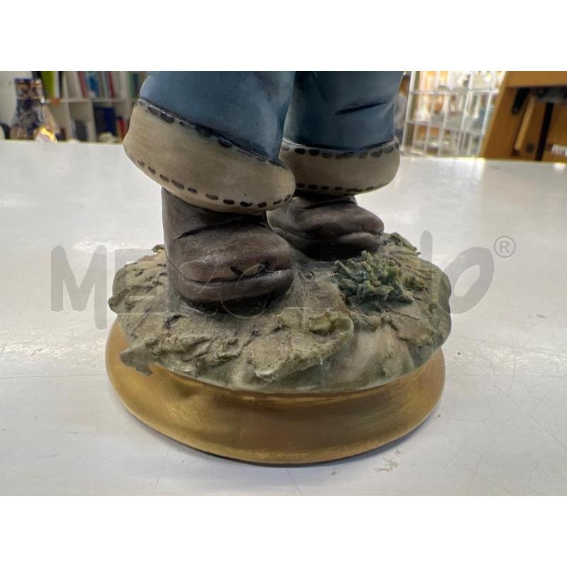 STATUETTA CAPODIMONTE BIMBO SALOPETTE  | Mercatino dell'Usato Teramo 4