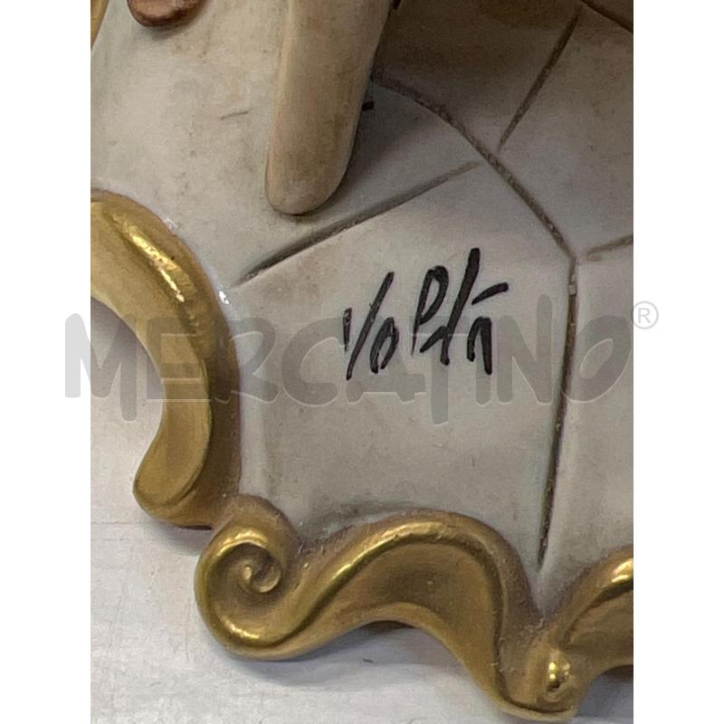STATUETTA CAPODIMONTE BIMCA CHE CUCE SU SEDIOLINA BASE FINITURE DORATE | Mercatino dell'Usato Teramo 5