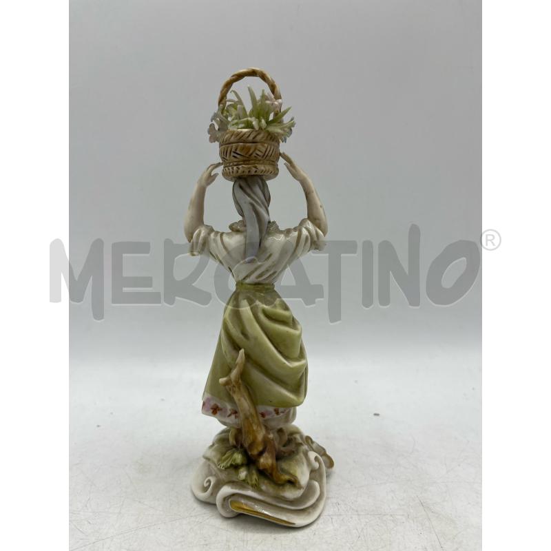 STATUETTA CAPODIMONTE DONNA CESTO FRUTTA IN TESTA FINITURE DORATE | Mercatino dell'Usato Teramo 3