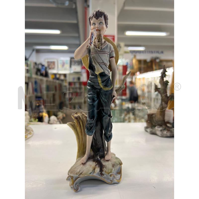 STATUETTA CAPODIMONTE RAGAZZO CON FALCE | Mercatino dell'Usato Teramo 1