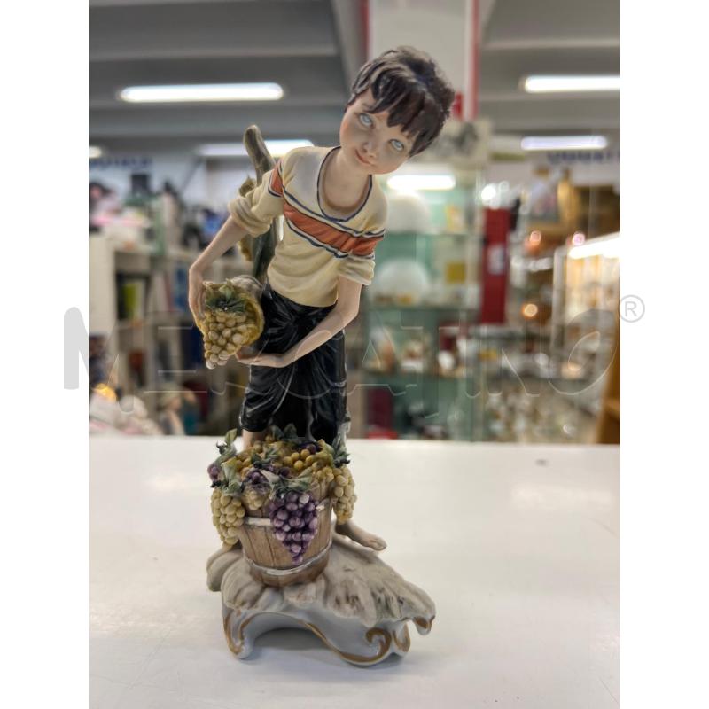 STATUETTA CAPODIMONTE RAGAZZO VENDEMMIA | Mercatino dell'Usato Teramo 1