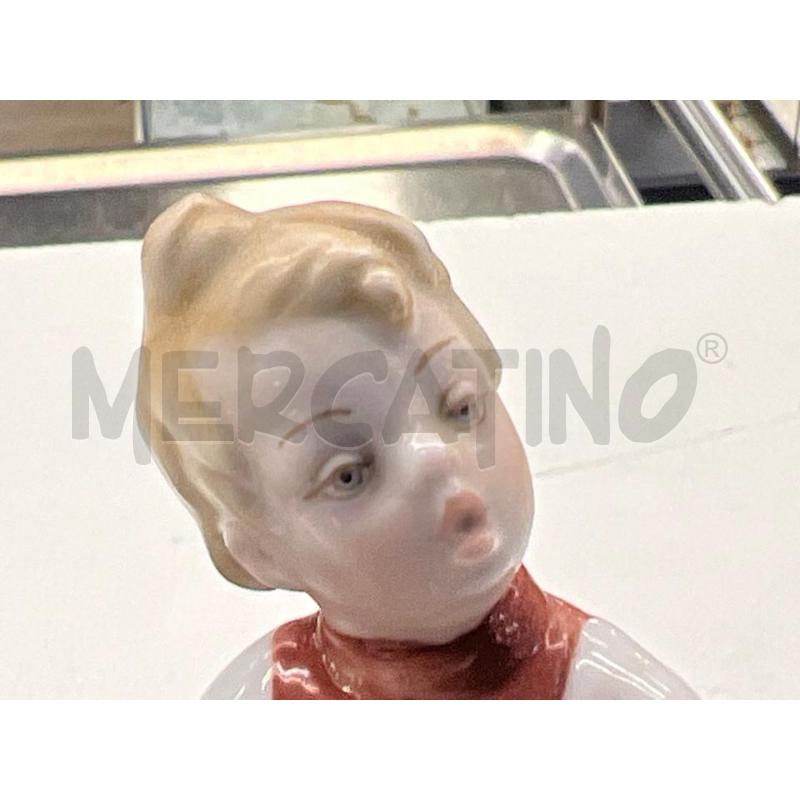 STATUETTE 4 PEZZI BIMBI CORO CAPODIMONTE BIANCHI ROSSI BASE PENNELLO DORATA + SUPPORTO LEGNO | Mercatino dell'Usato Teramo 4