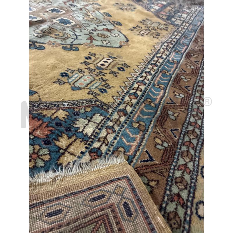 TAPPETO ORIENTALE IN LANA ROSONE CENTRALE FONDO GIALLO 240X325 | Mercatino dell'Usato Teramo 5