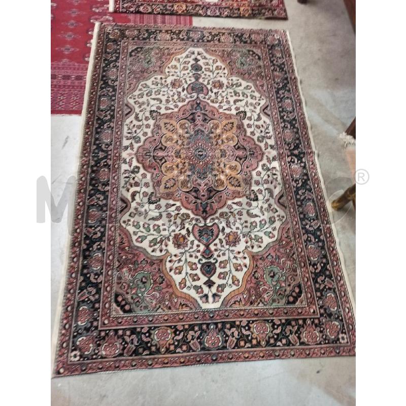 TAPPETO TIPO ORIENTALE TONI BEIGE ROSA 125 X 200 | Mercatino dell'Usato Teramo 1