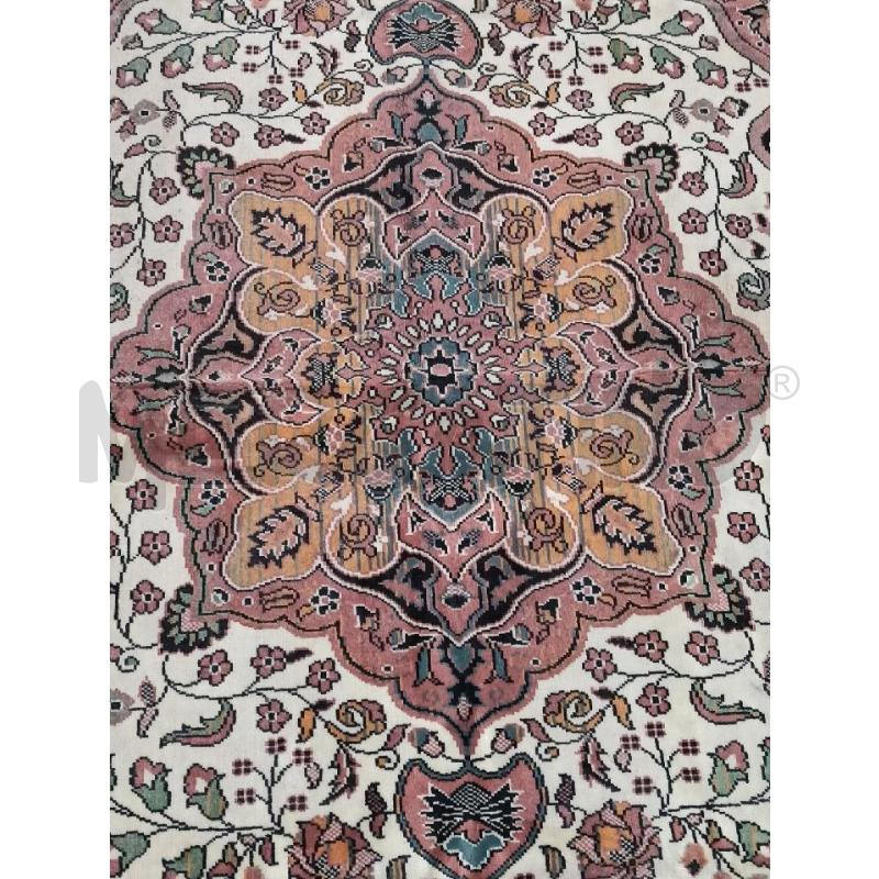 TAPPETO TIPO ORIENTALE TONI BEIGE ROSA 125 X 200 | Mercatino dell'Usato Teramo 3