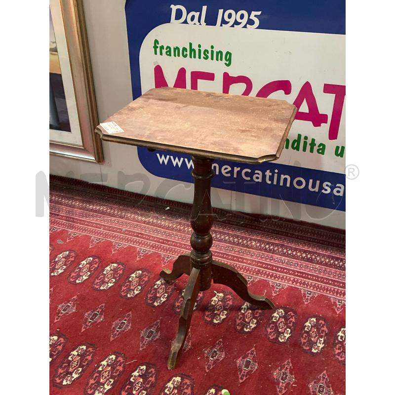 TAVOLINETTO SALOTTO PIEDE TORNITO LEGNO 3 ZAMPE. DA RESTAURARE | Mercatino dell'Usato Teramo 1