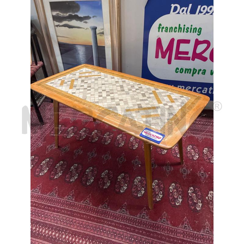 TAVOLINETTO SALOTTO SVIZZERO IN LEGNO CON MOSAICO SOPRA | Mercatino dell'Usato Teramo 1