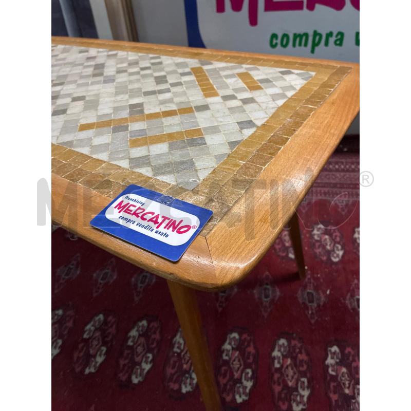 TAVOLINETTO SALOTTO SVIZZERO IN LEGNO CON MOSAICO SOPRA | Mercatino dell'Usato Teramo 4