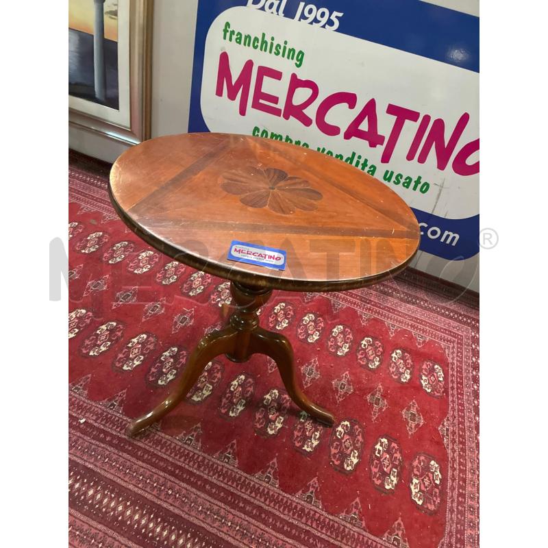 TAVOLINETTO TONDO 3 PIEDI | Mercatino dell'Usato Teramo 1