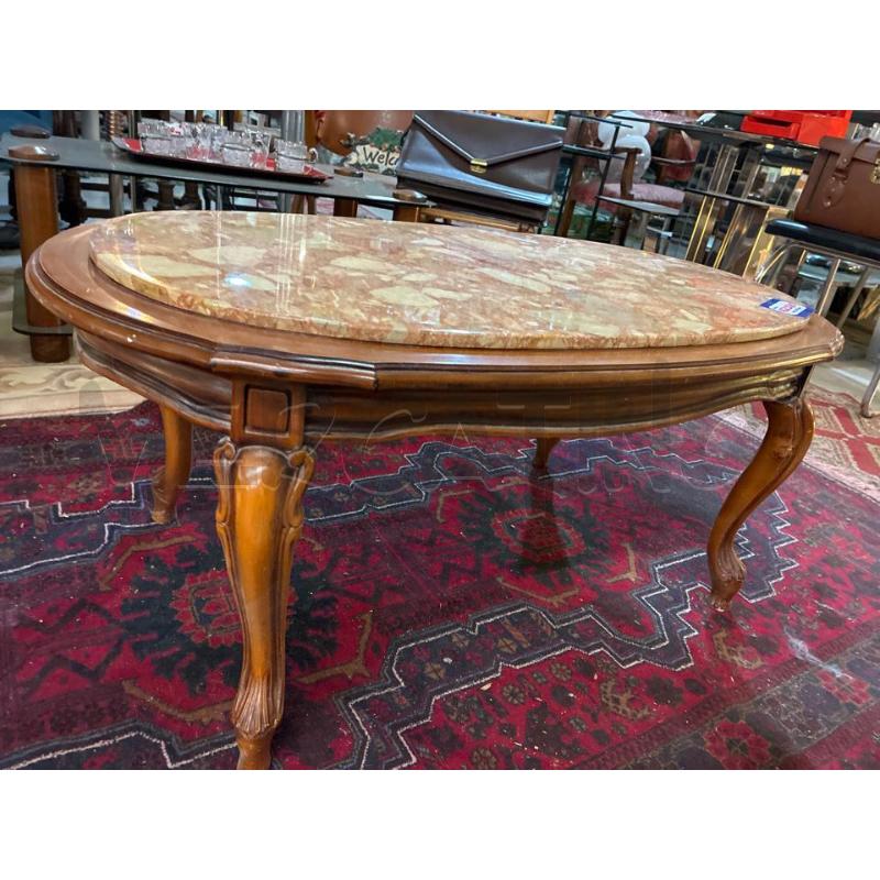 TAVOLINO DA SALOTTO OVALE LEGNO PIEDI SCIABOLA PIANO IN MARMO ROSA | Mercatino dell'Usato Teramo 2
