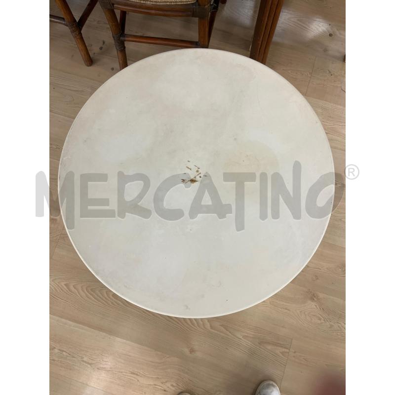 TAVOLINO METALLO TONDO DA SALOTTO O GIARDINO BIANCO | Mercatino dell'Usato Teramo 2