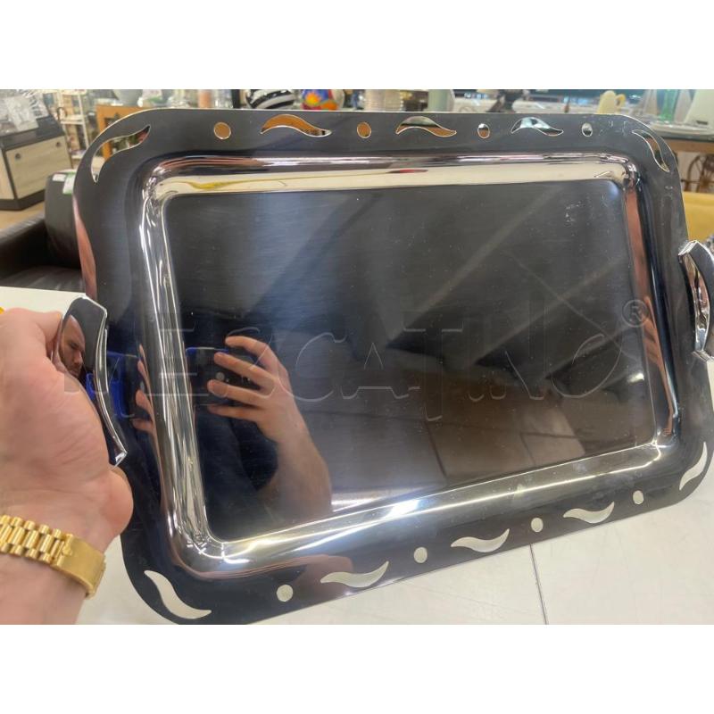 VASSOIO INOX GRANDE E BORDO TRAFORATO | Mercatino dell'Usato Teramo 2