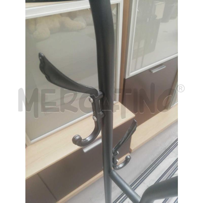 APPENDI ABITI STAND NERO | Mercatino dell'Usato Moncalieri bengasi 3