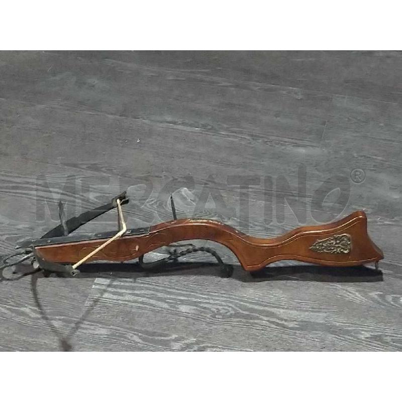 BALESTRA DA ESPOSIZIONE MANICO IN LEGNO INTARSIATO | Mercatino dell'Usato Moncalieri bengasi 1