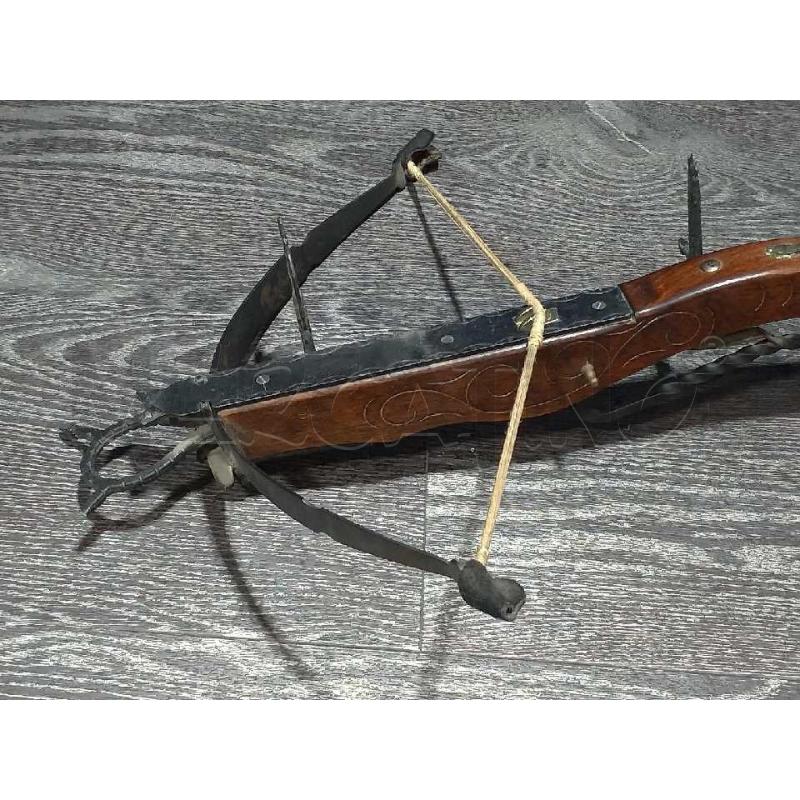 BALESTRA DA ESPOSIZIONE MANICO IN LEGNO INTARSIATO | Mercatino dell'Usato Moncalieri bengasi 2