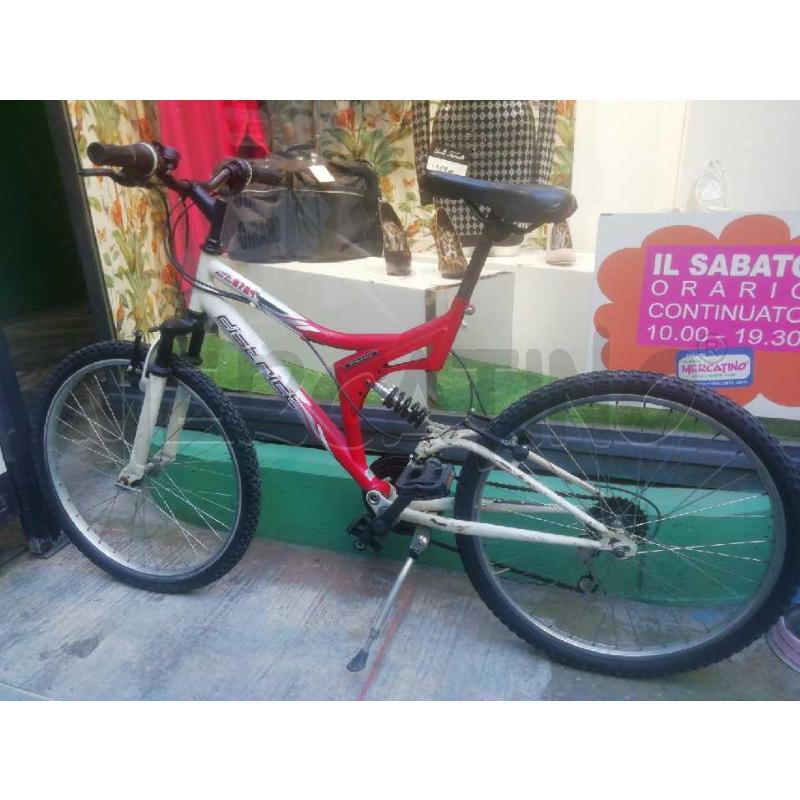 BICICLETTA RAGAZZO DISTRICT ROSSA | Mercatino dell'Usato Moncalieri bengasi 1