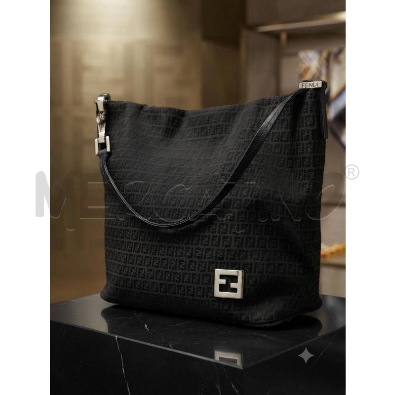 BORSA DONNA FENDI NERA TESSUTO CON IMPERFEZIONI | Mercatino dell'Usato Moncalieri bengasi 1