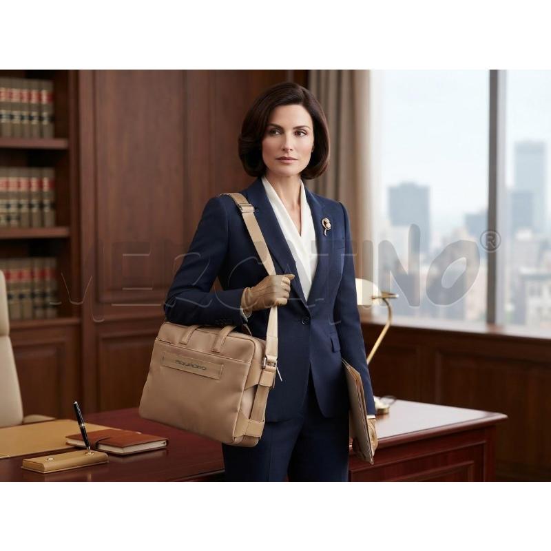 BORSA DONNA PIQUADRO BEIGE CON ACCESSORI | Mercatino dell'Usato Moncalieri bengasi 1