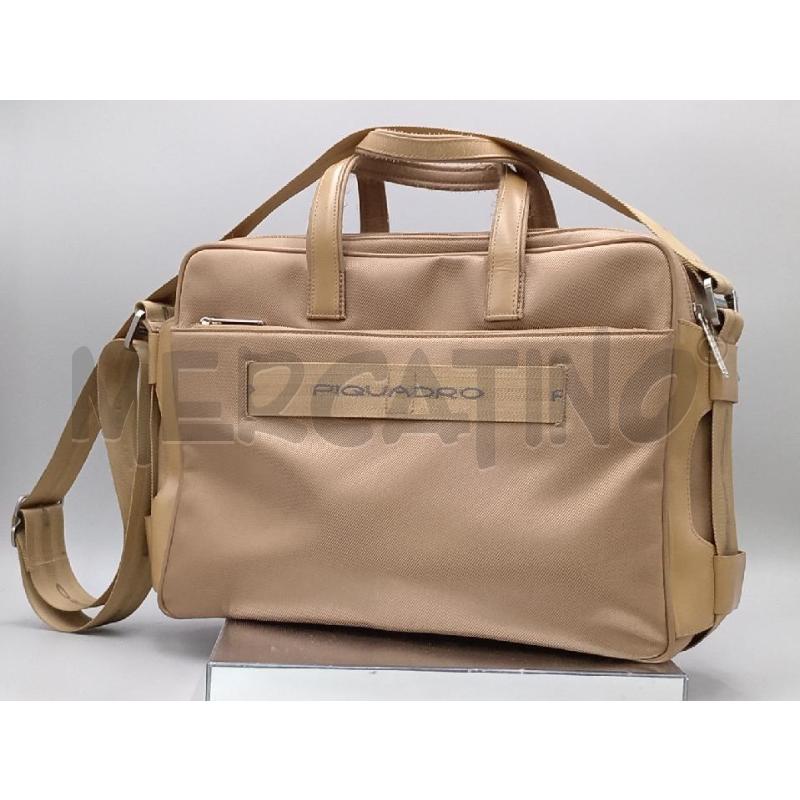 BORSA DONNA PIQUADRO BEIGE CON ACCESSORI | Mercatino dell'Usato Moncalieri bengasi 2