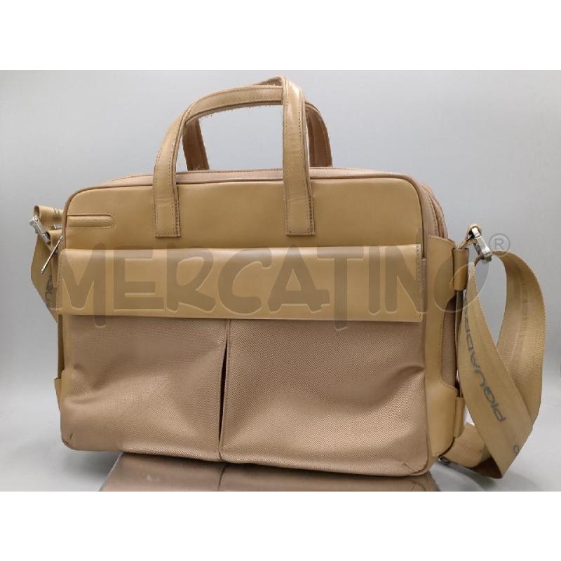 BORSA DONNA PIQUADRO BEIGE CON ACCESSORI | Mercatino dell'Usato Moncalieri bengasi 4